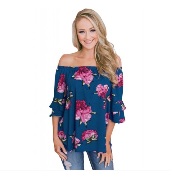 Tops - 💙HP🌸1 LEFT: Small💙Blue Off-Shoulders Floral Top